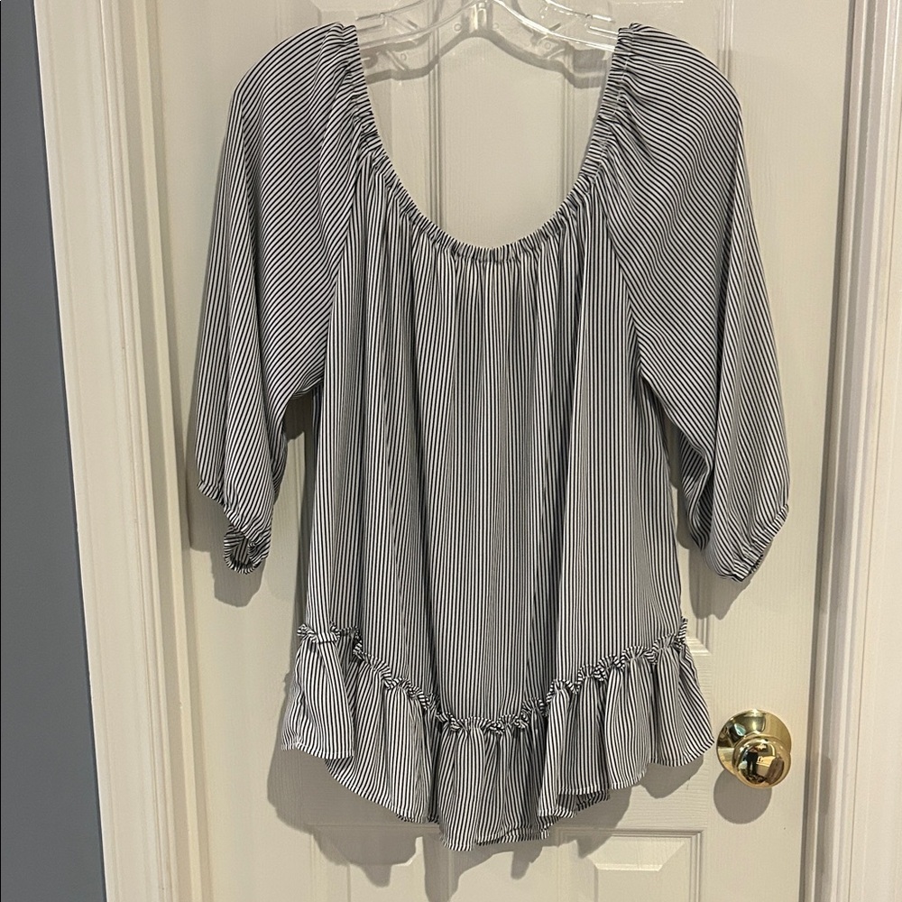⚜️ Striped Black and White Women's Top